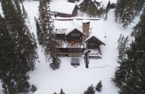 Spanish Peaks Cabin | Cozy private cabin with hot tub, and ski in and out