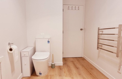 Henderson Bed & Breakfast | Cozy Private Guest Room with Ensuite