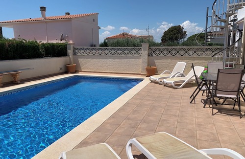 El Mas Fumats House | Cozy property with private pool in a quiet residential area