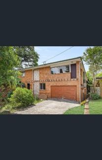 Carlingford House | Cozy Queen Room close to Shops and Station - NC2