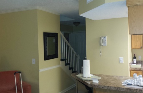Shipyard Plantation Cottage | Cozy Quiet Cottage in gated bike friendly golf resort minutes from the Beach.