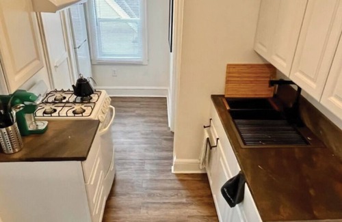 Cleveland Apartment | Cozy Refined Retreat One-Bedroom [Apt. 2]
