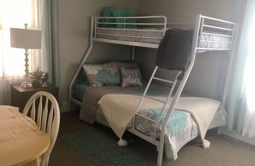 Great Falls House | Cozy, Relaxing House in Quiet Neighborhood