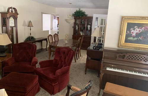 Twin Falls House | Cozy, relaxing warm traditional style home.