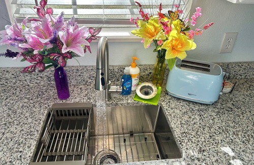 Florida Panhandle Apartment | Cozy Renovated Apt w King Bed 25 to Beach 20% Off A