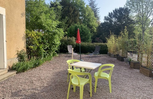 La Roche-Posay Apartment | Cozy Renovated Studio with WiFi near Saint Roch Thermal Baths