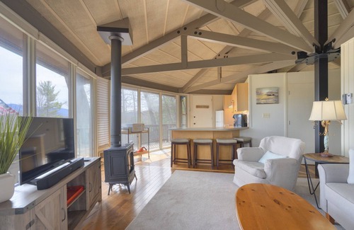 White Sulphur Springs House | Cozy rental near Greenbrier Resort with a deck, stunning views modern-rustic charm, and full kitchen