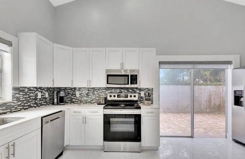 Hunt Club House | Cozy Retreat in Palm Beach Gardens Golfing Community of PGA National