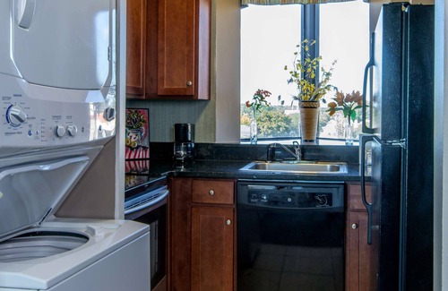 Myrtle Beach Apartment | Cozy Retreat Near The Ocean | Outdoor Pool & Free Breakfast