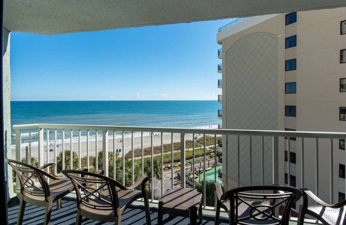 Myrtle Beach Apartment | Cozy Retreat Near The Ocean | Outdoor Pool & Free Breakfast