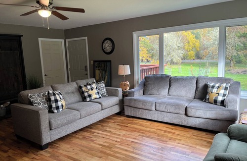Trail Cabin | Cozy retreat on 3 acres near Lost Creek Lake. Pet Friendly
