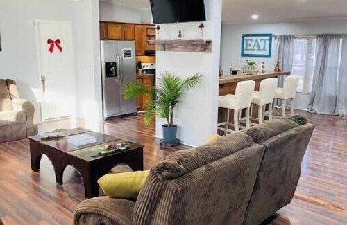 Bastrop House | Cozy Retreat On 3 Acres Of Landnn