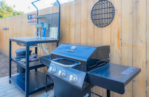 Glendora RV Rental | Cozy Retreat with Modern Amenities and Outdoor Fun