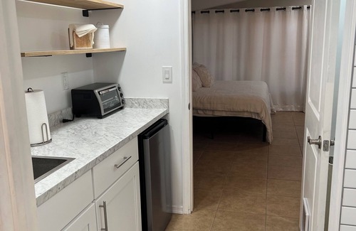 Dunedin House | Cozy Retreat within walking distance to Downtown Dunedin