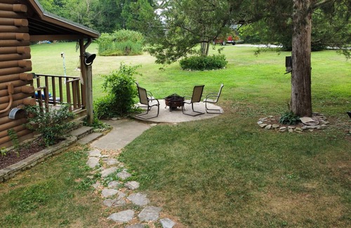 Fayetteville Cabin | Cozy, Riverfront ENTIRE Cabin