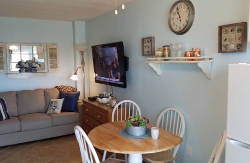 Wells Beach Condo | Cozy Riverside Studio Condo Two Minute Walk To Wells Beachn