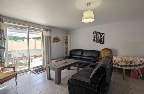 Neuvy-Saint-Sepulchre Bed & Breakfast | Cozy Room with Private Bathroom, Shared Kitchen & Terrace, Breakfast Included - Neuvy-Saint-Sépulchre