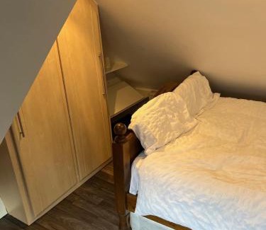 Birmingham House | Cozy room in a serene house