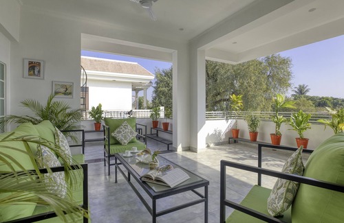 Paschim Vihar House | Cozy room in Jaipur amidst lush greens. Experience Indian Hospitality!