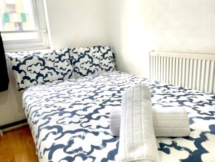 Bethnal Green House | Cozy room in London 1 stop to Liverpool street