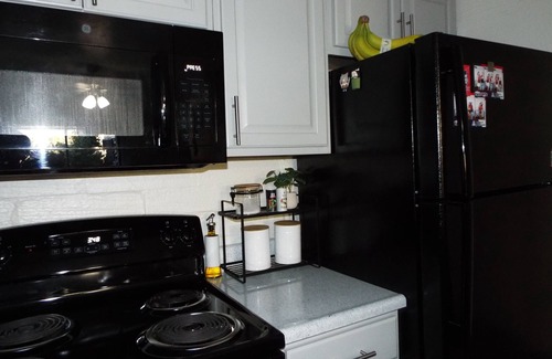 West University Condo | Cozy Room Near U of A Campus