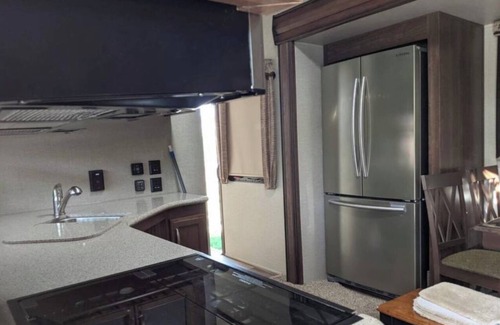 Robbins House | Cozy RV in Robbins