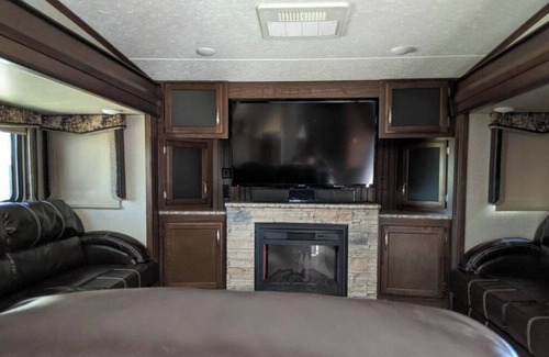 Robbins House | Cozy RV in Robbins