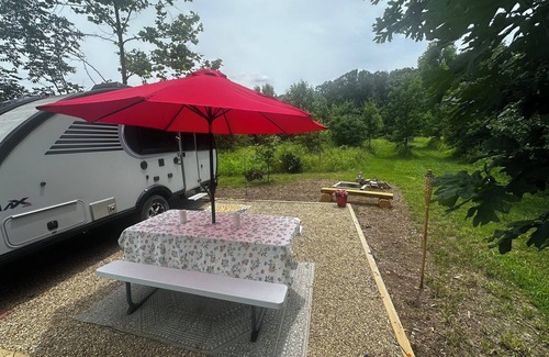 Janesville House | Cozy RV on 149 acres in Charleston with AC, WiFi, and eight miles of trails!nnn