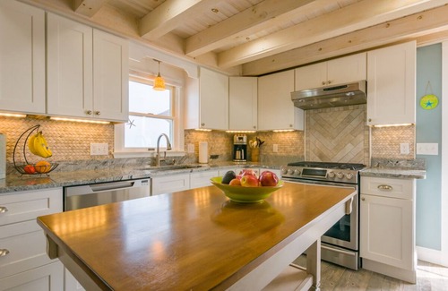 Sagamore Beach House | Cozy Sagamore Beach Cottage w/Modern Comforts