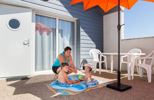 Siouville-Hague Cottage | Cozy Seaside Bungalow: Accessible, Surf-Friendly, with BBQ, Terrace, and Nearby Beach