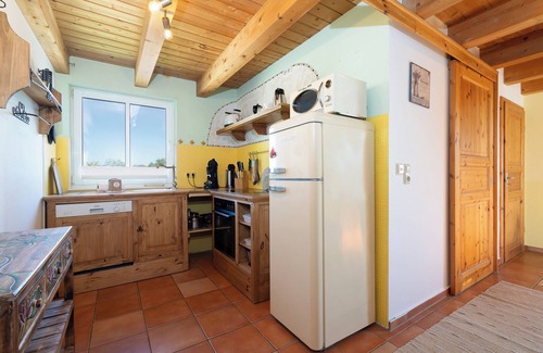 Fehmarn House | Cozy semi-detached house with fireplace, terrace and WiFi - your perfect retreat