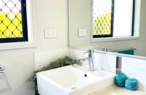 Coopers Plains House | Cozy Share Suite in Coopers Plains - Double Room with Private Bathroom