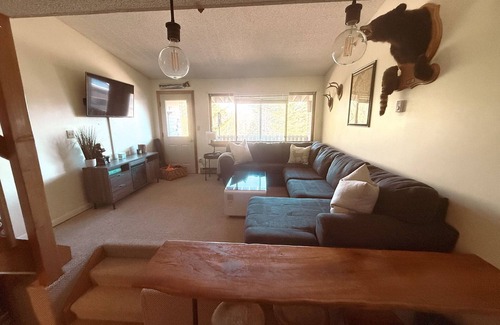 Sunday River Area Condo | Cozy ski in/out condo with WiFi