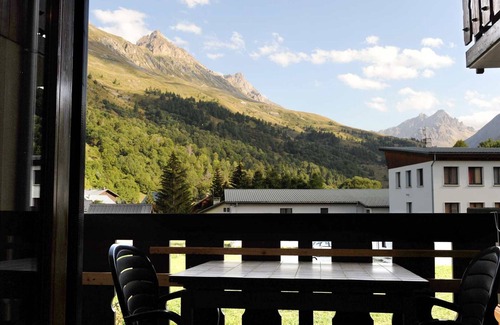 Valloire Apartment | Cozy South-Facing 1BR Apt for 4 Near Ski Lifts with Free Shuttle