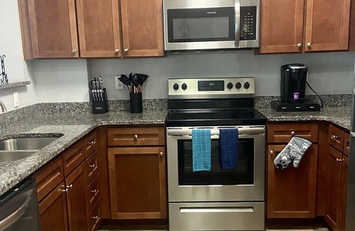 SouthPark Apartment | Cozy Southpark Apartment