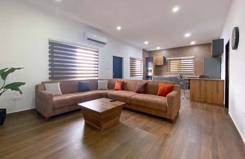 Teshie Apartment | Cozy & Spacious 2BD APT w/QUEENbeds WIFI & Netflix East Legon