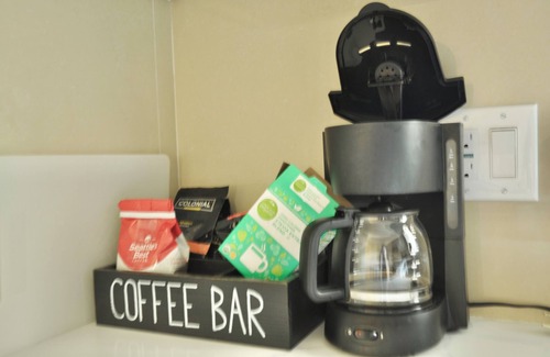 North Central House | Cozy spacious house near RoseBowl, DTLA, and more