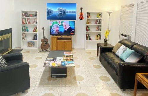 Wetmore Apartment | Cozy Spacious Private room in house with AC, WiFi in San Antonio