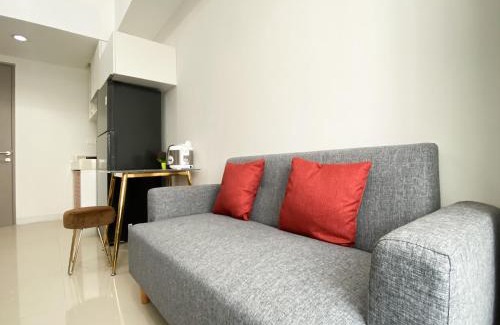 Cikarang Apartment | Cozy Stay 1BR at Vasanta Innopark Apartment By Travelio