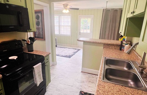 Columbia House | Cozy Stay Near it all: USC, Ft. Jackson & Columbia Venues