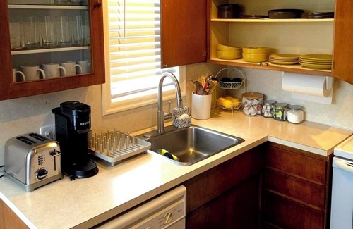 SeaTac Apartment | Cozy Studio 1BR, Home Lake View Full Access to Lake 6min to Airport.