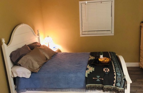 Conway Apartment | Cozy studio, 25 minutes to beaches/4.3 miles to CCU
