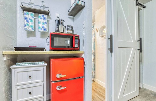 El Paso Apartment | Cozy Studio Apartment at the Base of the Mountain!