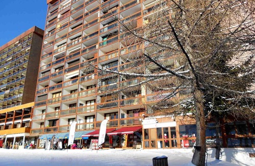 Villarembert Apartment | Cozy Studio · Central Location · Large South-Facing Balcony