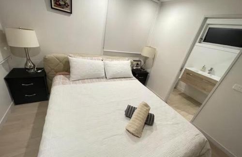 Westmere House | Cozy Studio close to CBD & Beach in westmere