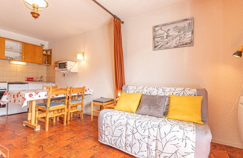 Aussois Apartment | Cozy studio for 3, balcony, near ski lifts Aussois
