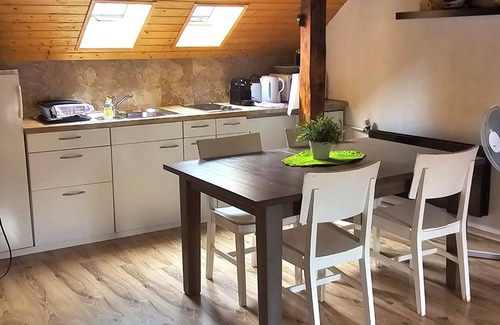 Enge Apartment | Cozy Studio for 3 with Roof terrace!