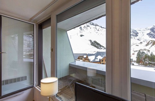 La Mongie Apartment | Cozy Studio for 5, Balcony, 80m from Slopes, Pets Allowed