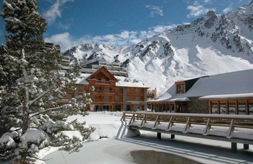 La Mongie Apartment | Cozy Studio for 5, Balcony, 80m from Slopes, Pets Allowed