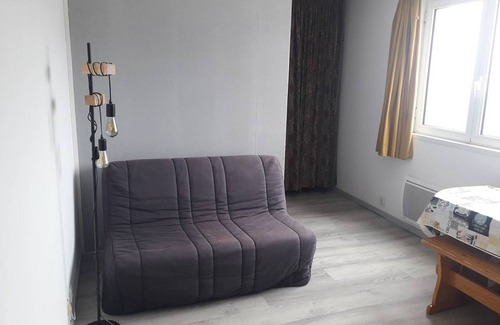 Arette Apartment | Cozy Studio for 6 near Slopes with Free Parking, Ski Locker, and Optional Amenities